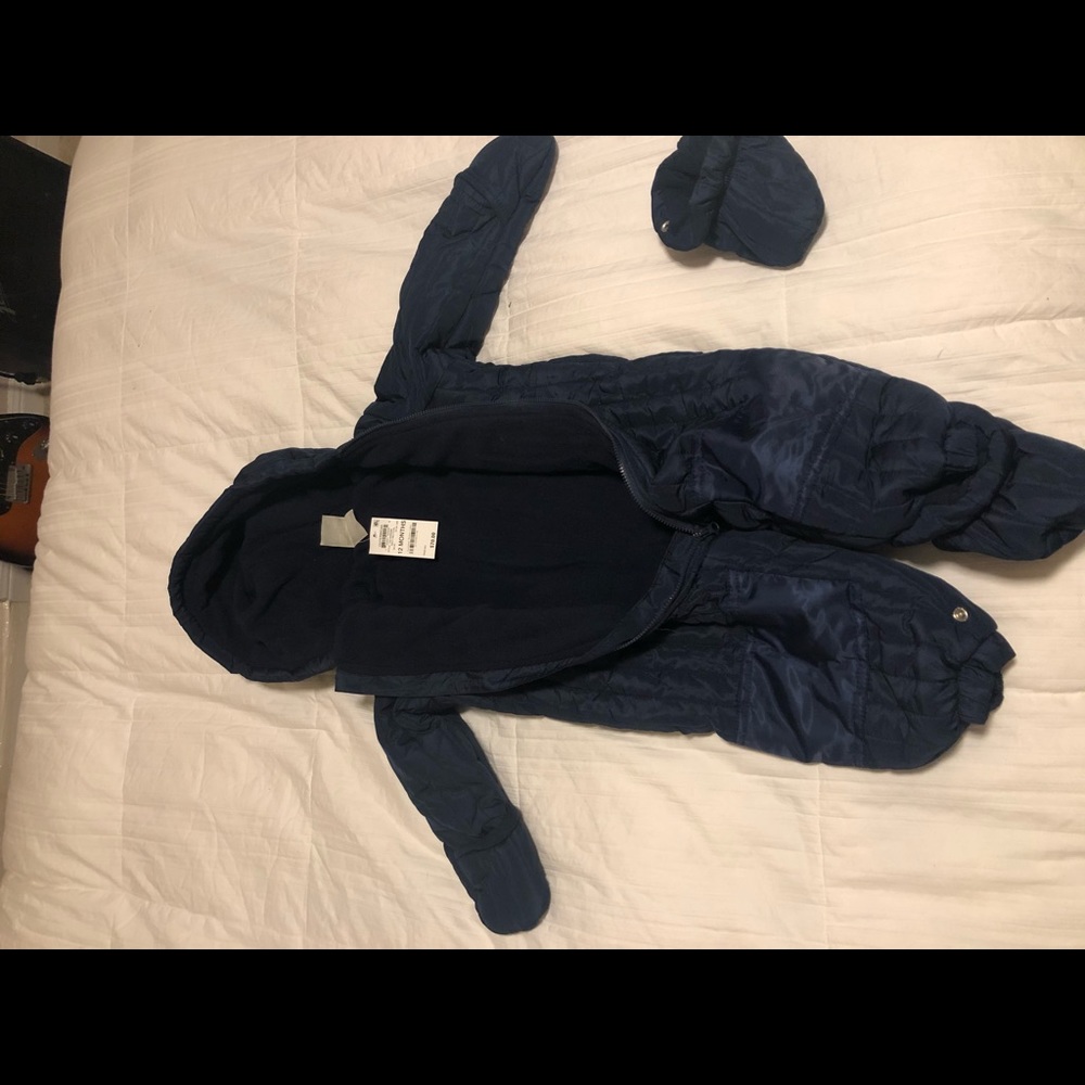 Snowsuit - Picture 5 of 7